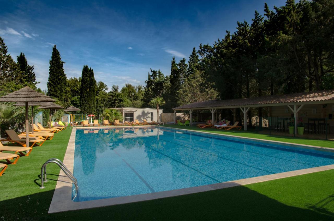Les Hebergements Insolites Taradeau Exterior photo
